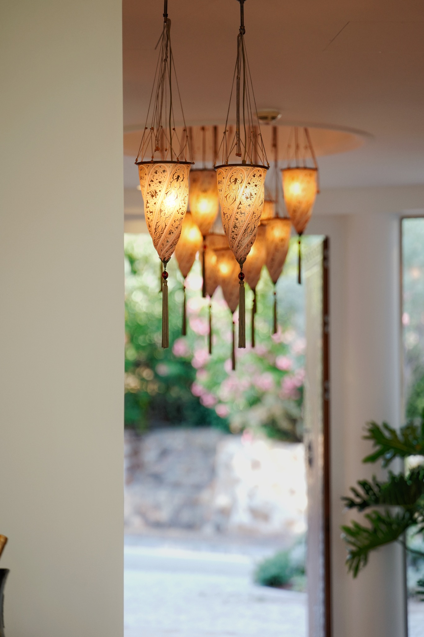 Luminaires décoratifs au Tiara Miramar à Cannes